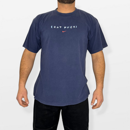 Nike Vintage “Eat Puck” T-Shirt – Raro Pezzo Anni ‘90