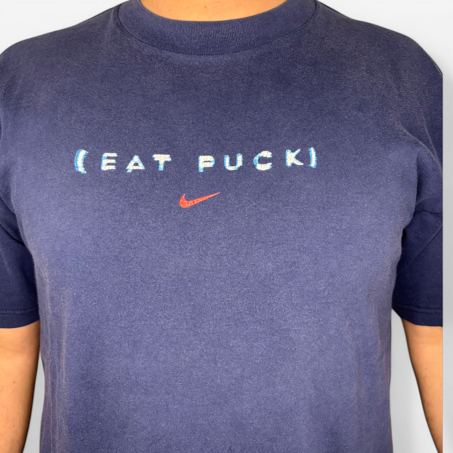 Nike Vintage “Eat Puck” T-Shirt – Raro Pezzo Anni ‘90